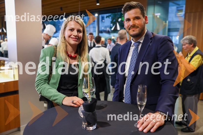  Katja Arsenovič, direktorica Rožmarin Hospitality Group;  Martin Jezeršek, generalni direktor Jezeršek d.o.o.Ambasador gostoljubja in dobrega počutja 2022 VSGT Maribor