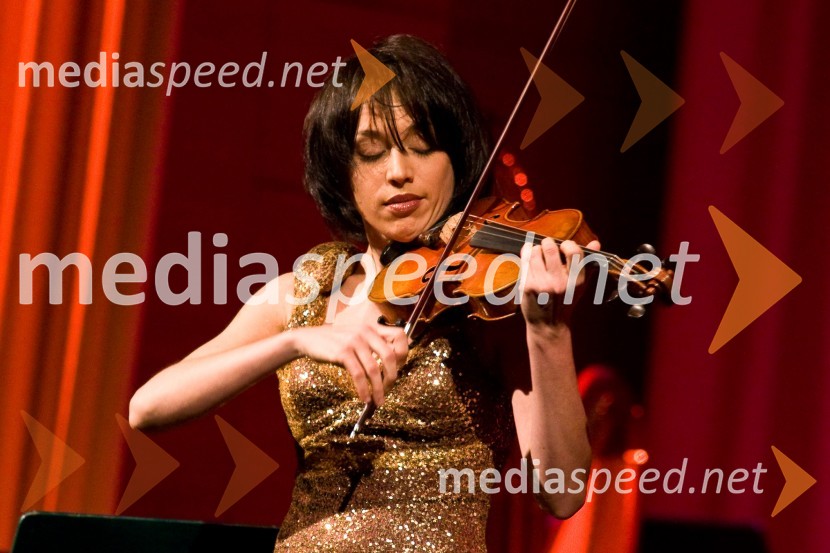 Anja Bukovec, violinistkaAnja Bukovec, božično-novoletni koncert
