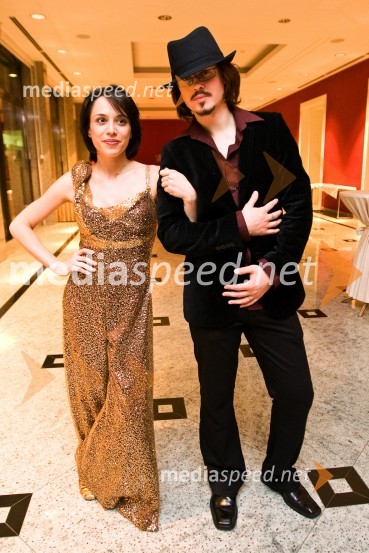 Anja Bukovec, violinistka in njen manager, Andrej VozličAnja Bukovec, božično-novoletni koncert