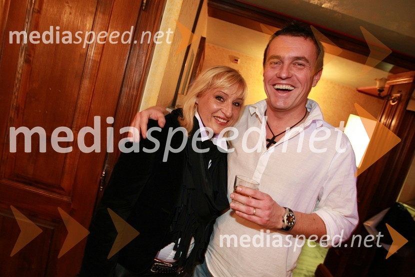 Ana Žvorc, stilistka in koreografinja in Dejan Pešut, Magnificov bratranecMagnifico, božični koncert