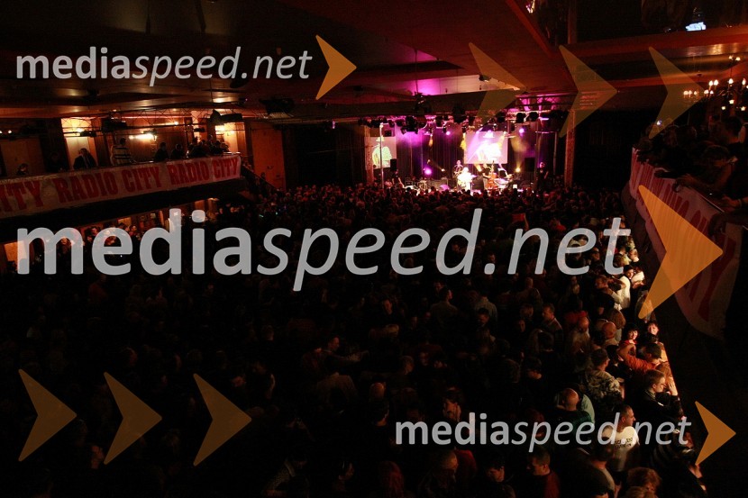 Festivalna dvorana Lent - obiskovalciMagnifico, božični koncert