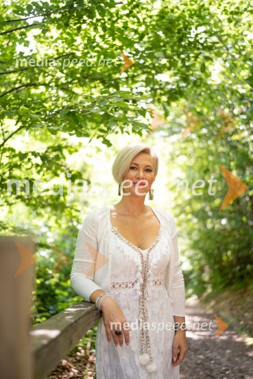  Mojca Debelak, predsednica Energijskega centra MojChiMojca Debelak