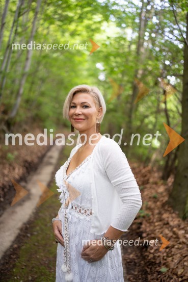  Mojca Debelak, predsednica Energijskega centra MojChiMojca Debelak