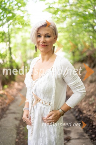  Mojca Debelak, predsednica Energijskega centra MojChiMojca Debelak