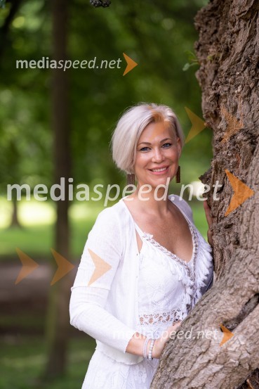  Mojca Debelak, predsednica Energijskega centra MojChiMojca Debelak