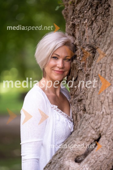  Mojca Debelak, predsednica Energijskega centra MojChiMojca Debelak