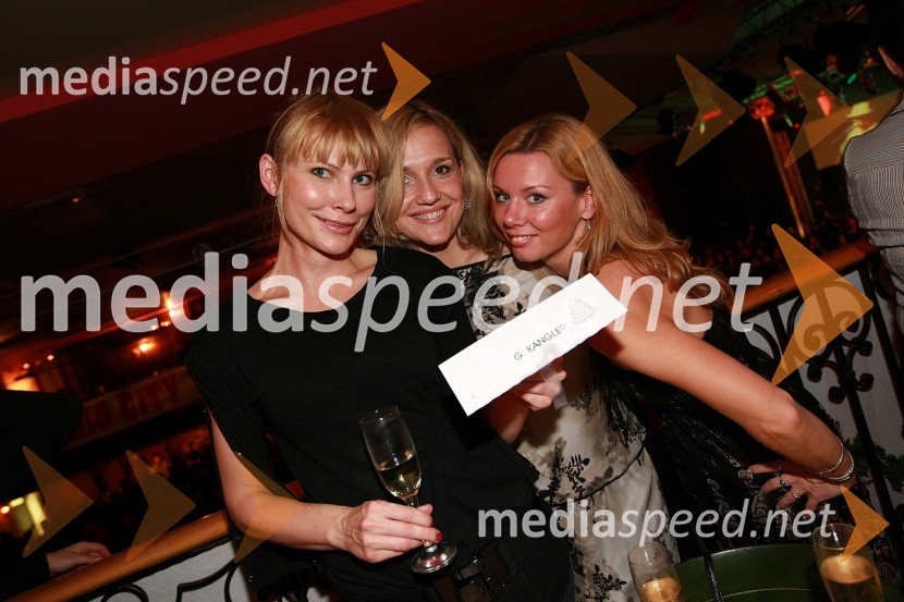 Dr. Vesna Šalamun, Nuša Šegrec in Maja Verdanik, NKBMMagnifico, božični koncert