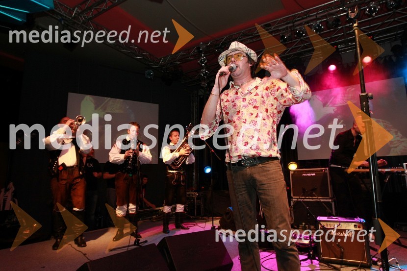 Ansambel Gregorji in Robert Pešut - Magnifico, pevecMagnifico, božični koncert