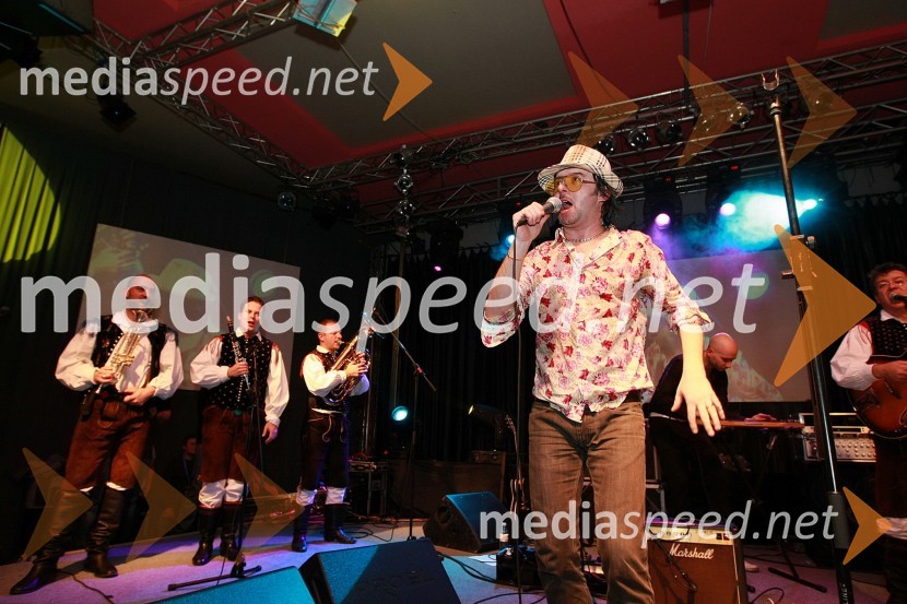 Ansambel Gregorji in Robert Pešut - Magnifico, pevecMagnifico, božični koncert