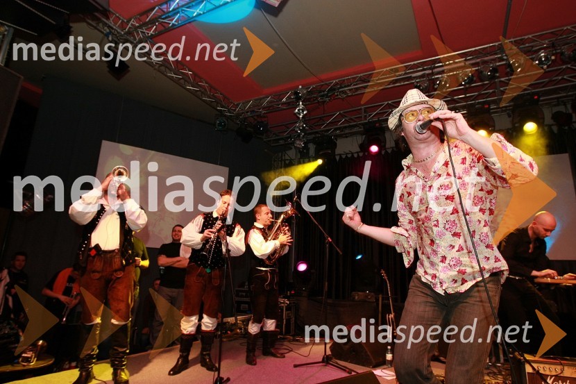 Ansambel Gregorji in Robert Pešut - Magnifico, pevecMagnifico, božični koncert