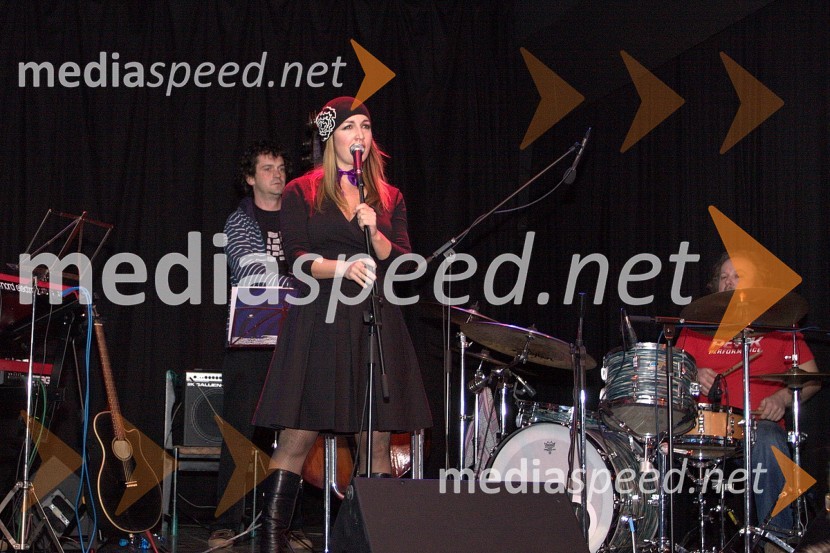 Eva Hren, pevka in SladcoreEva Hren in Sladcore