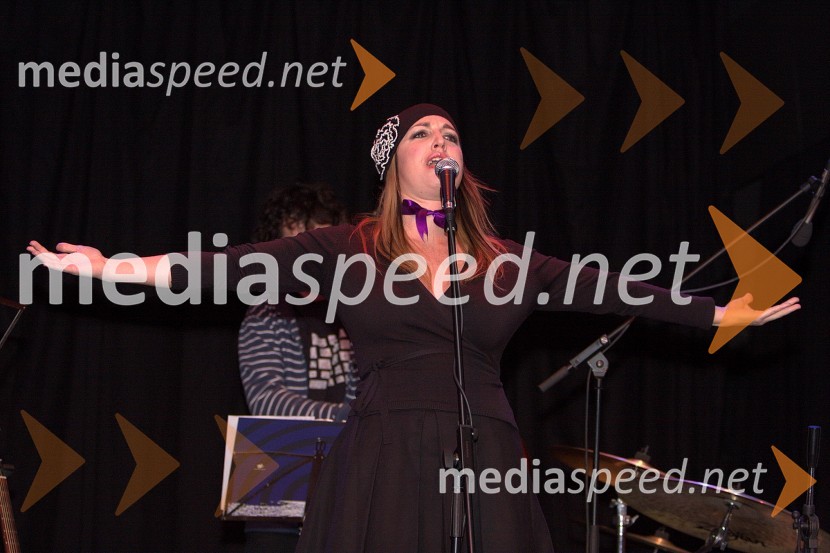 Eva Hren, pevka in SladcoreEva Hren in Sladcore