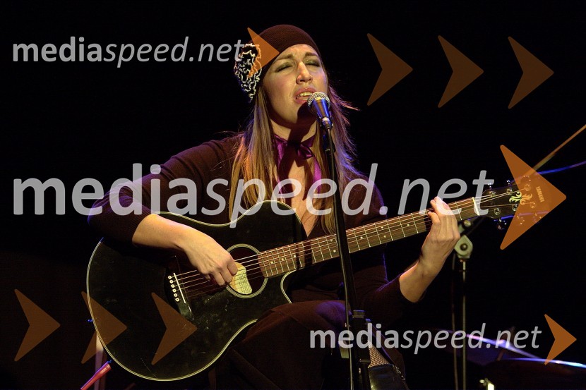 Eva Hren, pevkaEva Hren in Sladcore