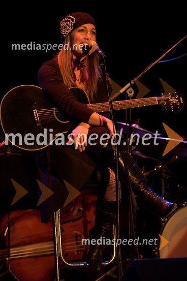 Eva Hren, pevkaEva Hren in Sladcore