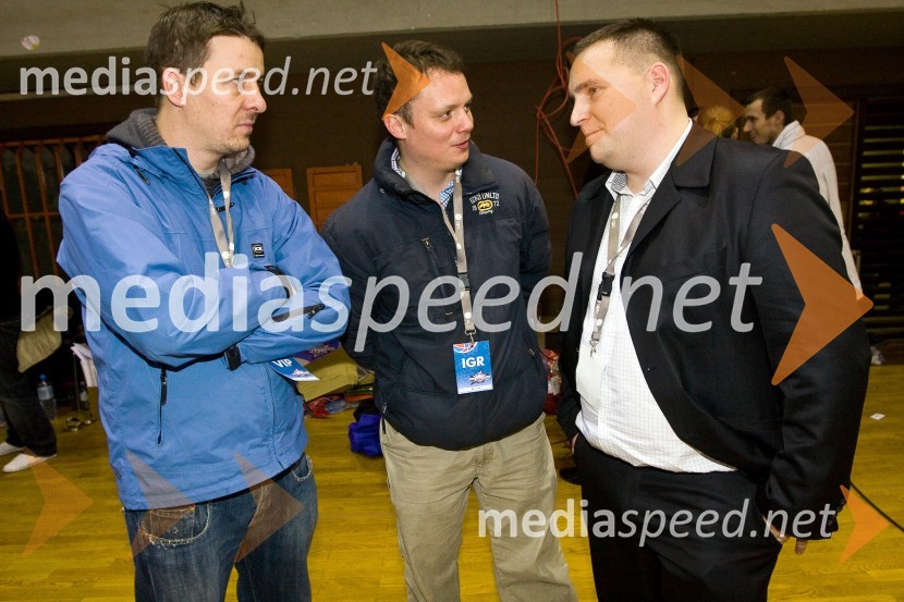 Člana Dajmo stisnt teatra in Matej Avanzzo, organizator Dneva slovenske košarkeDan slovenske košarke