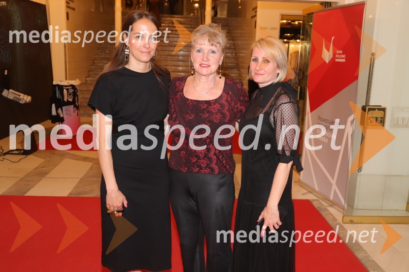  Špela Lešnik, producentka Drame SNG Maribor;  ... ;  Anja  Žižek, marketing SNG MariborZaključek 57. festivala Borštnikovo srečanje