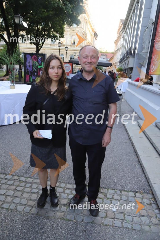  Ivana Kocutar;  Stane Kocutar, mestni viničar, skrbnik Stare trte, novinar Radia Maribor, zgodovinarZaključek 57. festivala Borštnikovo srečanje