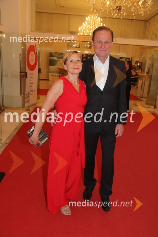  Duška Medved; dr. Samo Peter Medved,  podžupan, Mestna občina Maribor Zaključek 57. festivala Borštnikovo srečanje