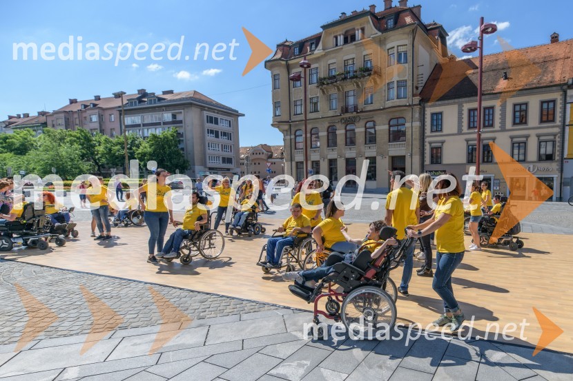 Ples na vozičkih ob 40. obletnici mariborskega društva Sonček