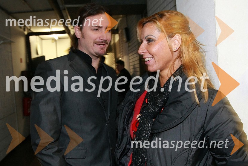 Vlado Pilja (Lepi Dasa), pevec in njegova punca Simona GoršekRTV Net praznuje, novoletni koncert