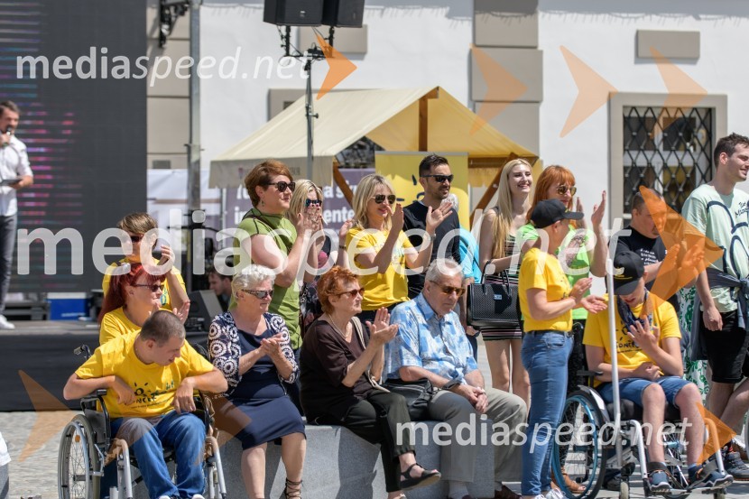 Ples na vozičkih ob 40. obletnici mariborskega društva Sonček