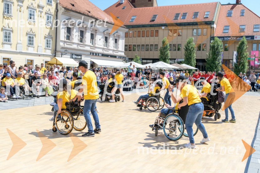 Ples na vozičkih ob 40. obletnici mariborskega društva Sonček