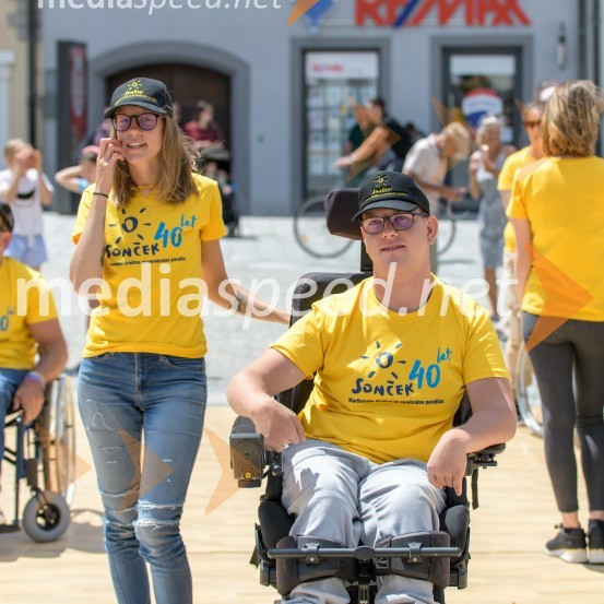 Ples na vozičkih ob 40. obletnici mariborskega društva Sonček