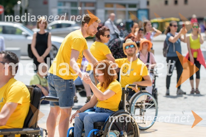 Ples na vozičkih ob 40. obletnici mariborskega društva Sonček