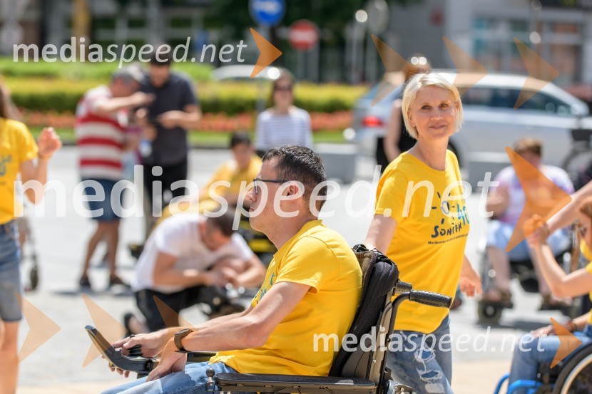 Ples na vozičkih ob 40. obletnici mariborskega društva Sonček