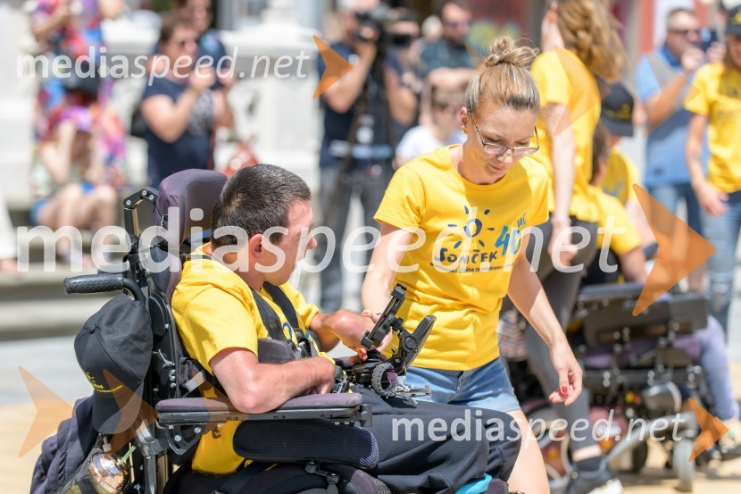 Ples na vozičkih ob 40. obletnici mariborskega društva Sonček