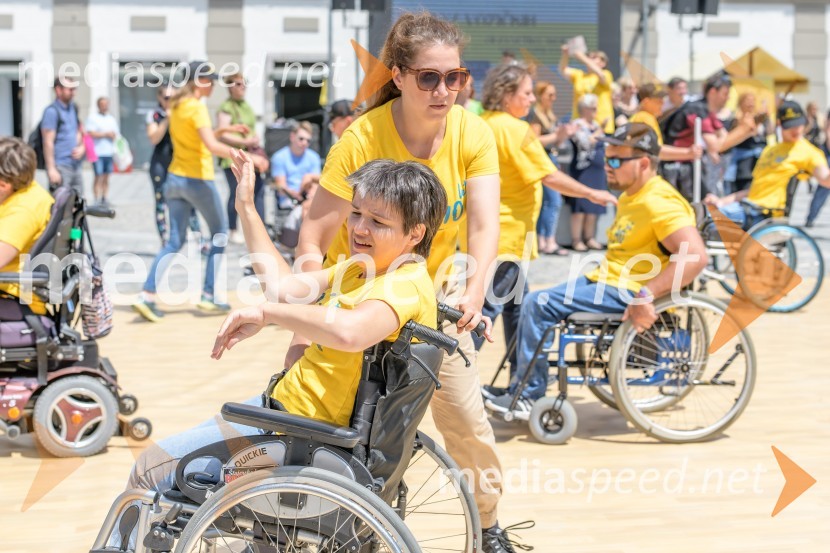 Ples na vozičkih ob 40. obletnici mariborskega društva Sonček