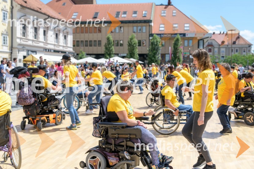 Ples na vozičkih ob 40. obletnici mariborskega društva Sonček