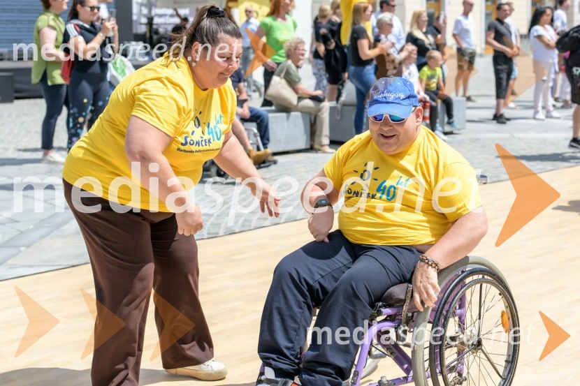  Urška Vučak Markež, igralka;  ... Ples na vozičkih ob 40. obletnici mariborskega društva Sonček