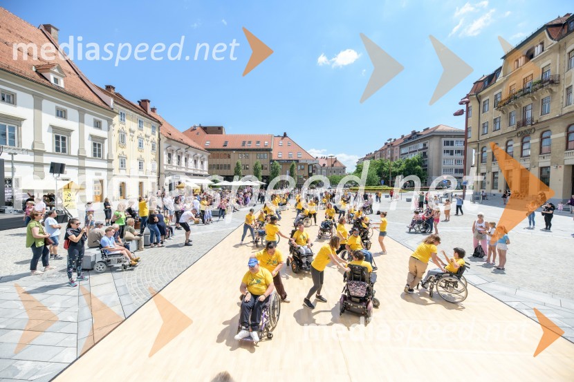 Ples na vozičkih ob 40. obletnici mariborskega društva Sonček