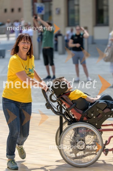 Ples na vozičkih ob 40. obletnici mariborskega društva Sonček