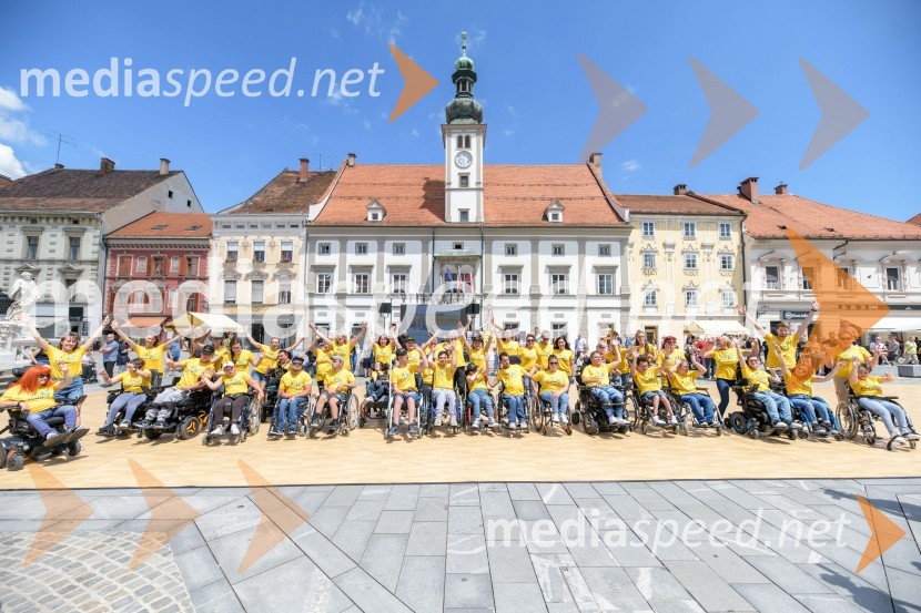 Ples na vozičkih ob 40. obletnici mariborskega društva Sonček