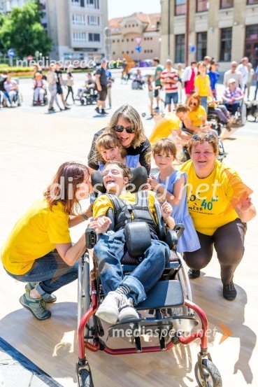 Ples na vozičkih ob 40. obletnici mariborskega društva Sonček