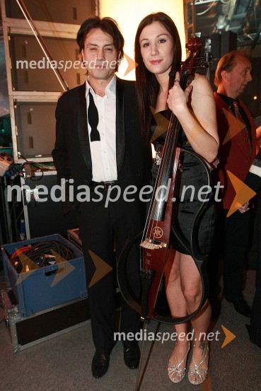 Vlado Kalember, hrvaški pevec in Ana Rucner, violončelistka ter njegova življenjska sopotnicaRTV Net praznuje, novoletni koncert