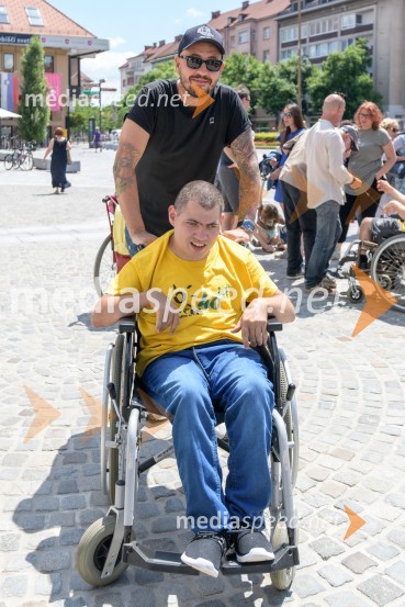  Boštjan Čukur, raper, 6 Pack Čukur;  ... Ples na vozičkih ob 40. obletnici mariborskega društva Sonček