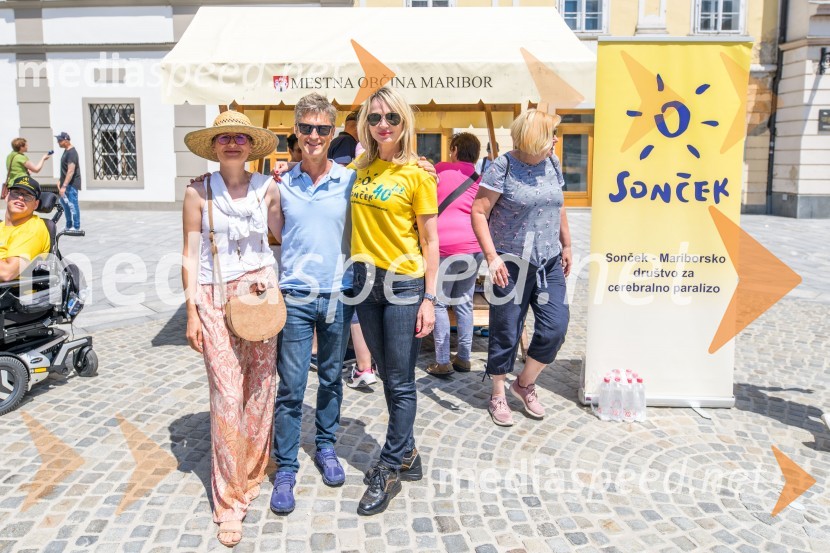  ... ;  ... ;  Lidija Šestak Zorić, predsednica društva Sonček MariborPles na vozičkih ob 40. obletnici mariborskega društva Sonček