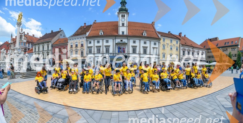 Ples na vozičkih ob 40. obletnici mariborskega društva Sonček