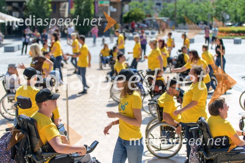Ples na vozičkih ob 40. obletnici mariborskega društva Sonček