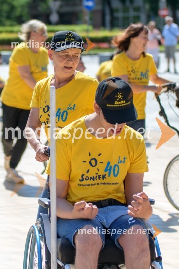 Ples na vozičkih ob 40. obletnici mariborskega društva Sonček