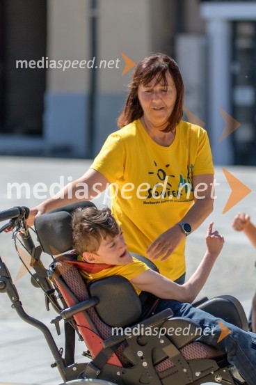 Ples na vozičkih ob 40. obletnici mariborskega društva Sonček