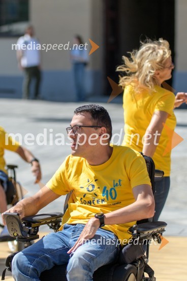 Ples na vozičkih ob 40. obletnici mariborskega društva Sonček