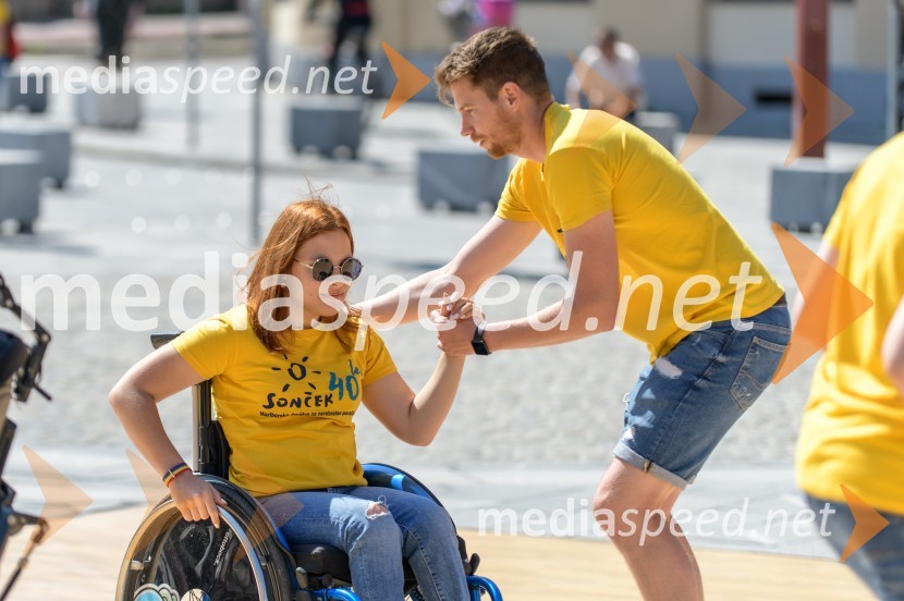 Ples na vozičkih ob 40. obletnici mariborskega društva Sonček