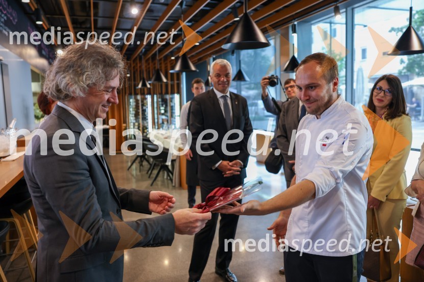 dr. Robert Golob, predsednik vlade RS;  ... Predsednik vlade dr. Robert Golob na delovnem obisku v Mariboru