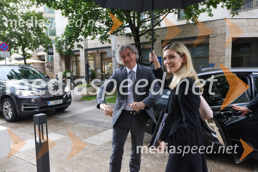 dr. Robert Golob, predsednik vlade RSPredsednik vlade dr. Robert Golob na delovnem obisku v Mariboru