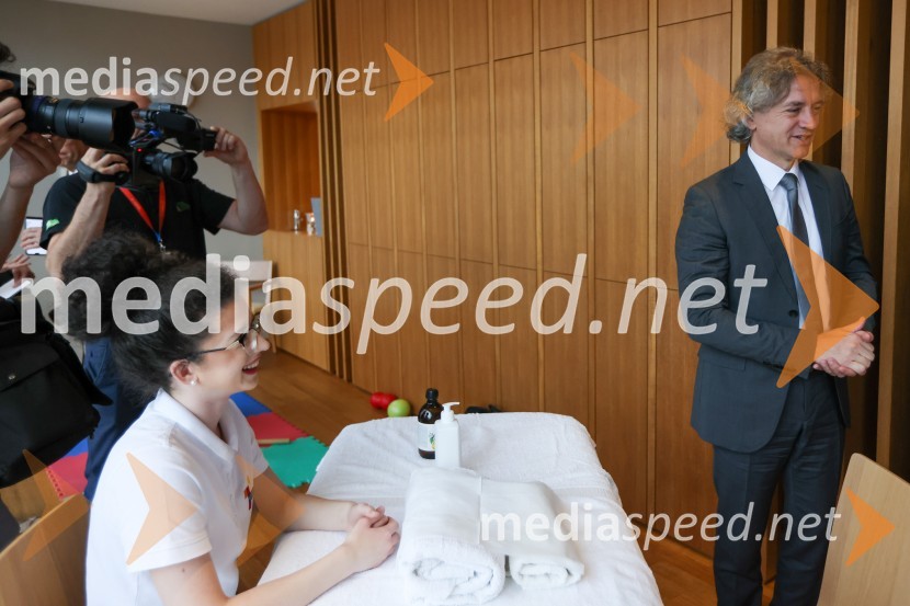  Ula Vrečko; dr. Robert Golob, predsednik vlade RSPredsednik vlade dr. Robert Golob na delovnem obisku v Mariboru