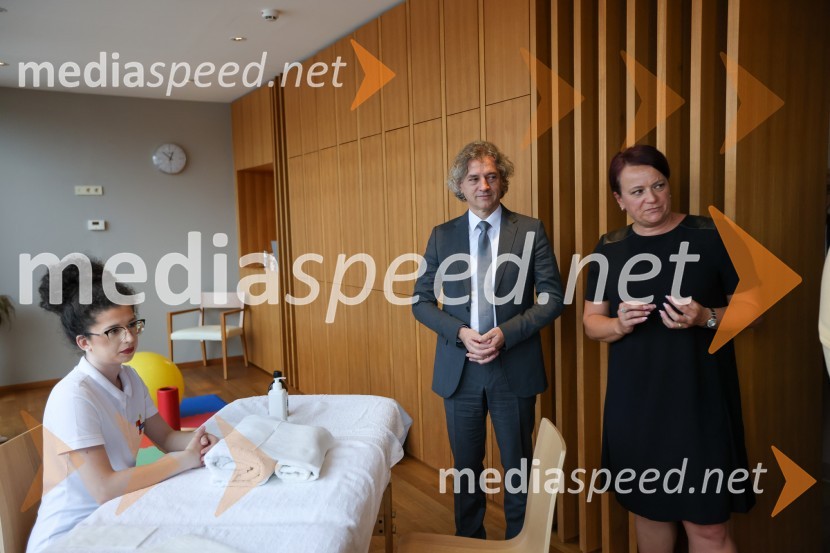  Ula Vrečko; dr. Robert Golob, predsednik vlade RS; dr. Tanja Angleitner Sagadin, direktorica, VSGT MariborPredsednik vlade dr. Robert Golob na delovnem obisku v Mariboru